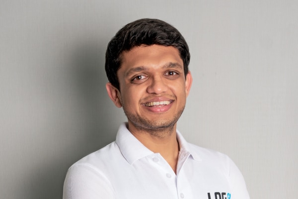 Dr Akshay Singhal, CEO, Log 9